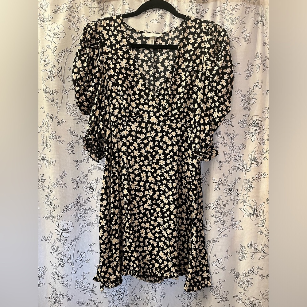 Daisy print puff sleeve mini dress